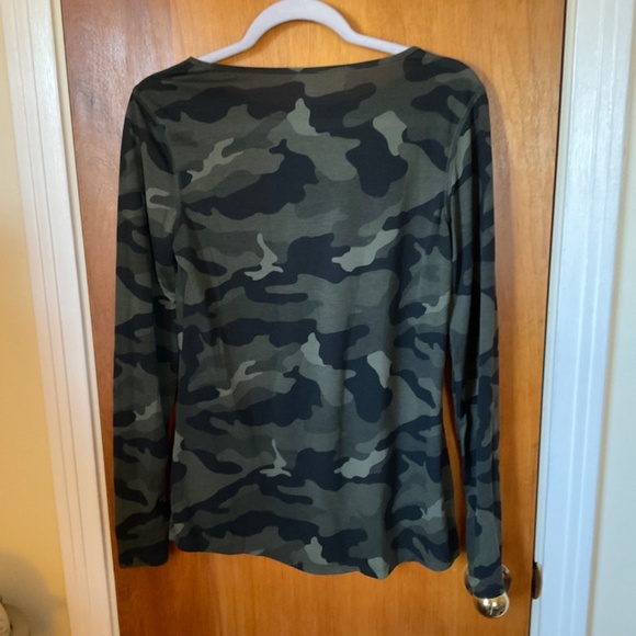 Old Navy Active Ultralite Go Dry Camo Top Sz S Thumb Holes Long Sleeve - Picture 4 of 10